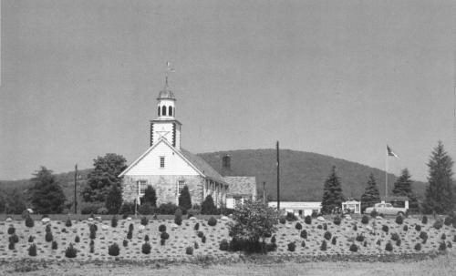 Pond-Mem-n-Muni-Bldg