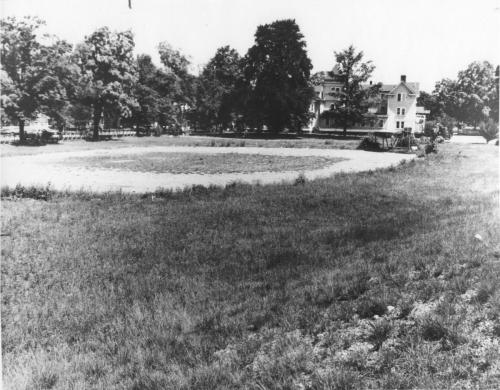 Site-of-the-Calderwood-Hotel-1963-Now-Strip-Mall-Parking-Lot